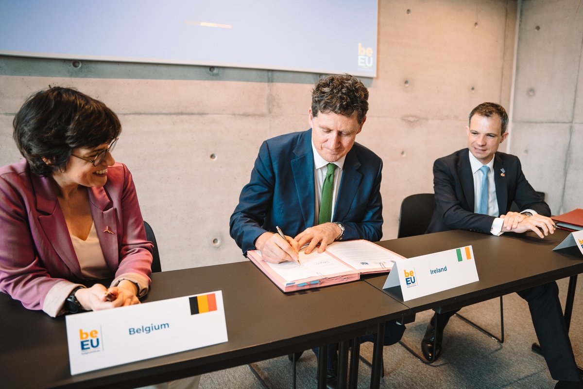 EamonRyan's tweet photo. Ireland, Belgium & the UK signed a letter of agreement on the development of Europe’s first planned hybrid electricity interconnector between 3 countries. It took place at a meeting on offshore wind development in Bruges this afternoon. @TinneVdS @AndrewBowie_MP https://t.co/8A00nOt9EK