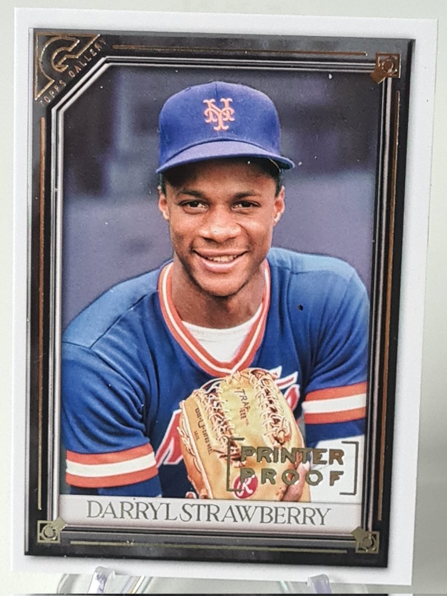 Received 5 new Darryl Strawberry 🍓 cards in the mail today in a @tradingcarddb trade. 🧮6️⃣9️⃣9️⃣

'87 - Fleer Star Sticker
'19 - Stadium Club
'20 - A&G Longball Lore
'21 - Gallery Printer Pr.
'22 - Chrome Platinum 

#mailday #thehobby #whodoyoucollect #baseballcards @CardPurchaser