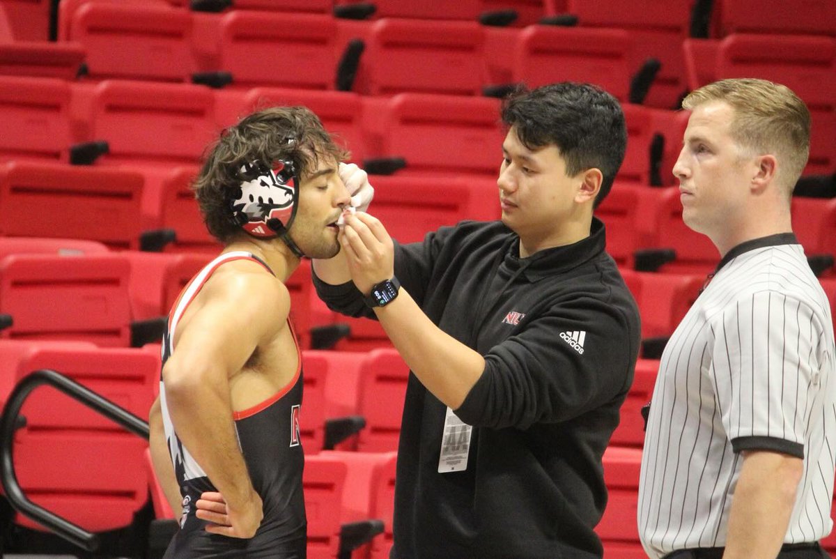 Happy birthday to our athletic trainer Nathan Lang 🤼‍♂️🐾

#WorkLikeADog