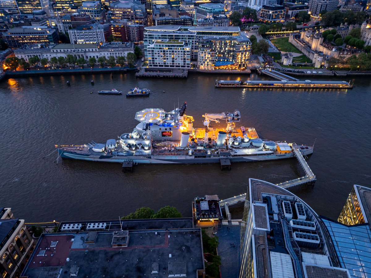 HMS Belfast & RFA Proteus River Thames, London, UK 🇬🇧 
#hmsbelfast #rfaproteus #riverthames #london #DronePhotography #AerialPhotography #DJI #Mini3Pro #drone 
©DeTours360