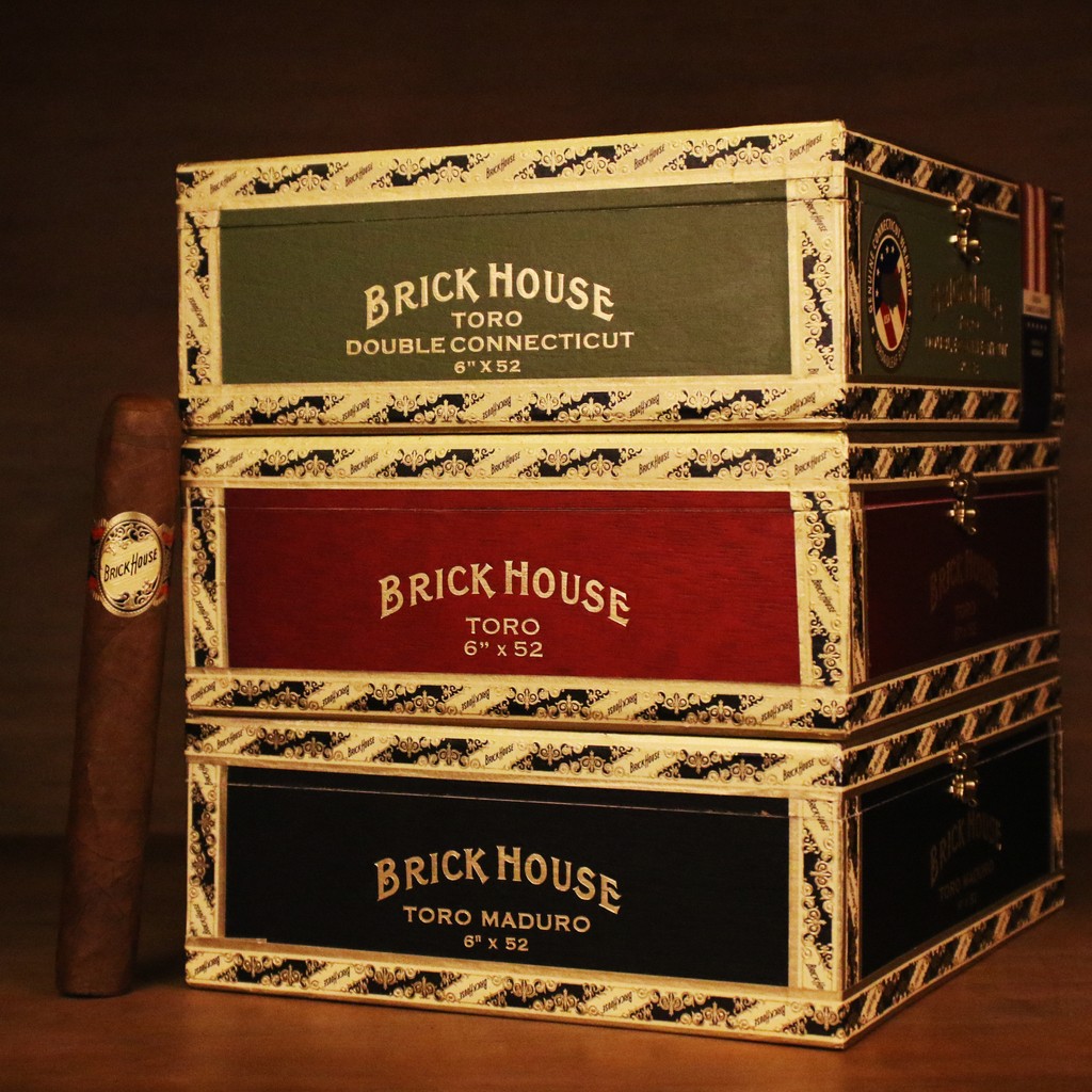 Experience the diverse craftsmanship of Brick House cigars: Double Connecticut with its smooth Connecticut Shade wrapper, Natural boasting an Ecuadorian Havana wrapper, and Maduro wrapped in rich Brazilian Arapiraca. Which cigar is calling you today? #brickhouse #jcnewman