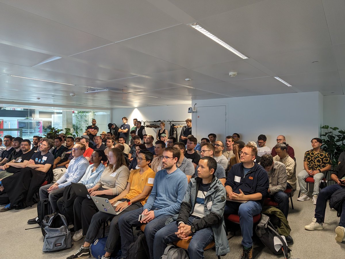 And we're kicking off the <a href="/joinstationf/">STATION F</a> SWES  and <a href="/SREFrance/">SRE France</a> meetup!

First talk: <a href="/FrancoisMassot/">François Massot 🦀</a> and <a href="/_nicoche/">nicoche</a> talk about logs and observability with <a href="/Quickwit_Inc/">Quickwit</a> and alternatives