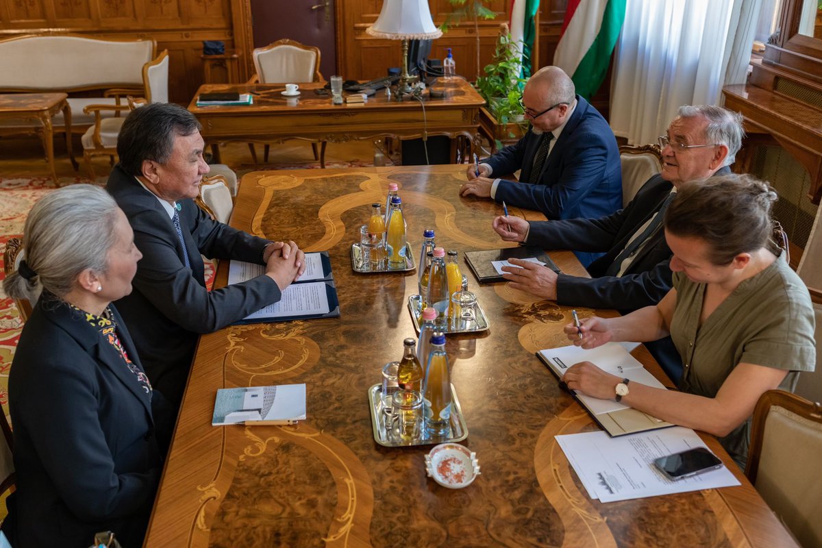 Today in Budapest, I had the opportunity to meet with H.E. Sándor Lezsák, Deputy Speaker of the Hungarian National Assembly and Head of the Central Asian Friendship Group. Our discussion was fruitful as we explored various important topics aimed at enhancing relations among
