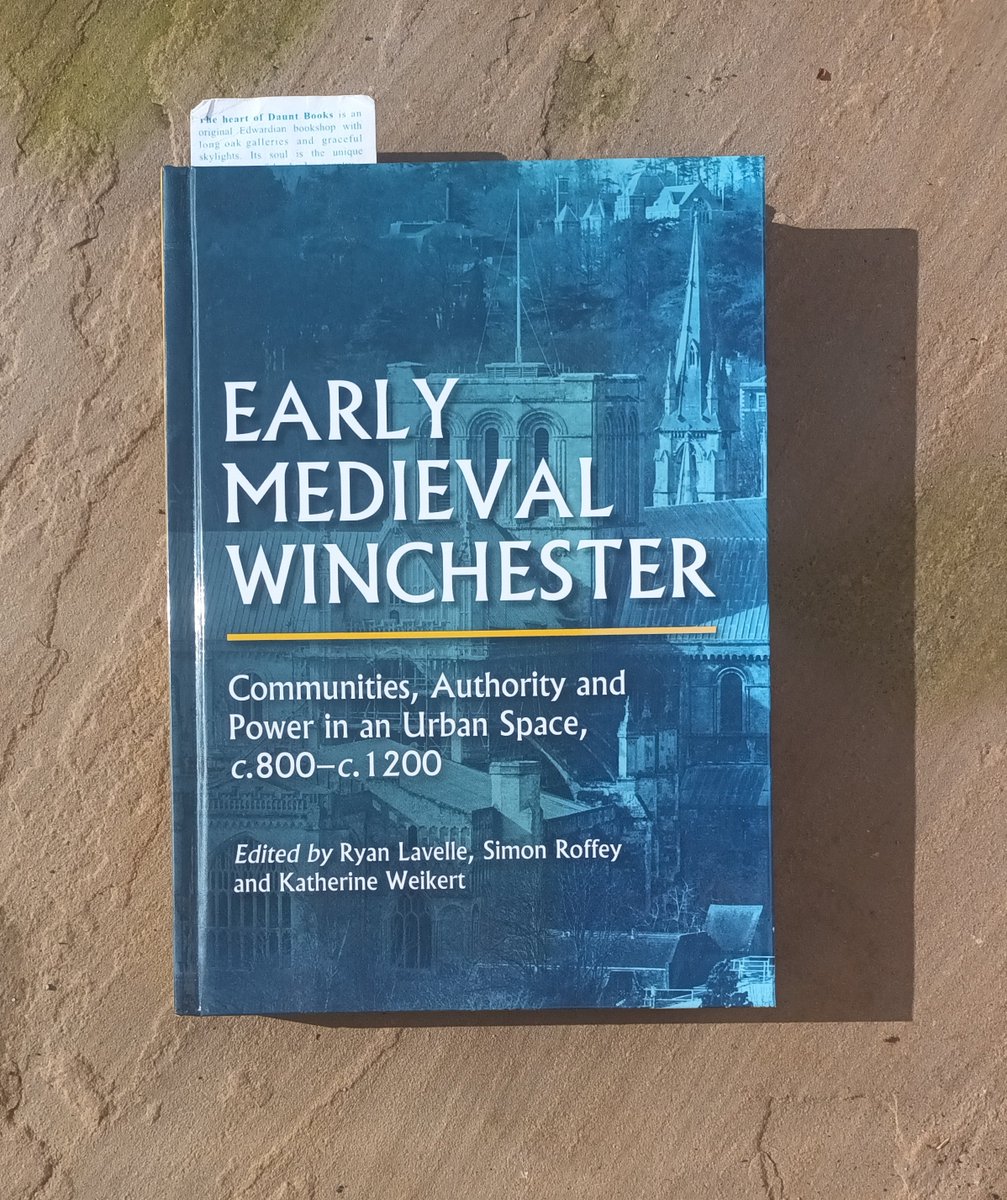 Zoe__Em's tweet image. Sun is out and onto a new book...this time on Early Medieval Winchester, courtesy of some lecturers from @UoW_Archaeology and @WinchesterHist