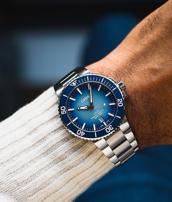 Oris Aquis Lake Baikal Sınırlı Üretim
-Kadran rengi  Baykal Gölü'nün donduğunda ortaya çıkan renkleri kullanarak tasarlanmıştır.