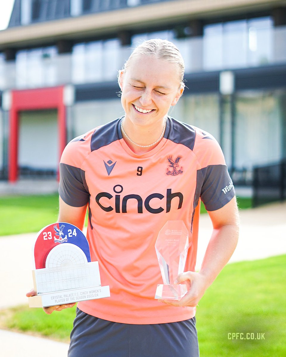 Elise Hughes 🤝 Collecting trophies #CPFC | @Elise__Hughes