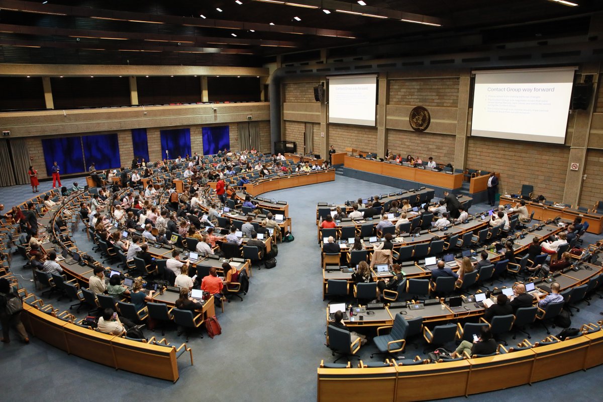 Hard work into the night for delegates at #SBSTTA26 as they meet in a contact group for in-depth discussions on the monitoring framework for the Kunming-Montreal Global #Biodiversity Framework, focusing on binary indicators.