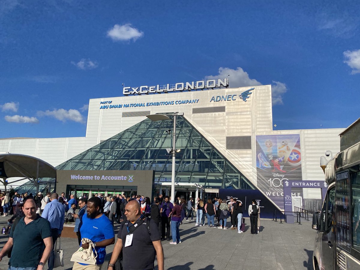The sun always shines ⁦@ExCeLLondon⁩