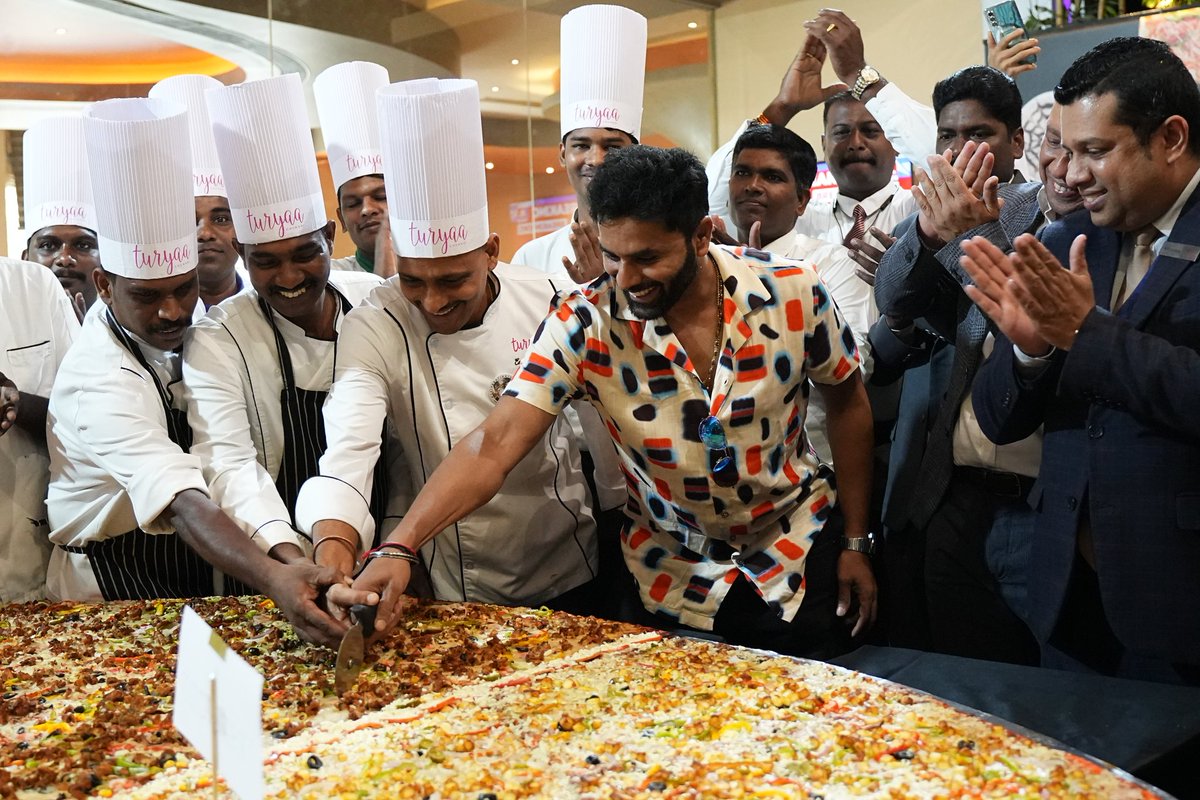 Turyaa Chennai, renowned for seamlessly blending business with leisure, celebrates its tenth anniversary with 'Decade of Deliciousness', featured the creation of a record-breaking 10-foot pizza—India's largest pizza ever made. 
@TuryaaChennai

Link: chennaipressnews.blogspot.com/2024/05/turyaa…