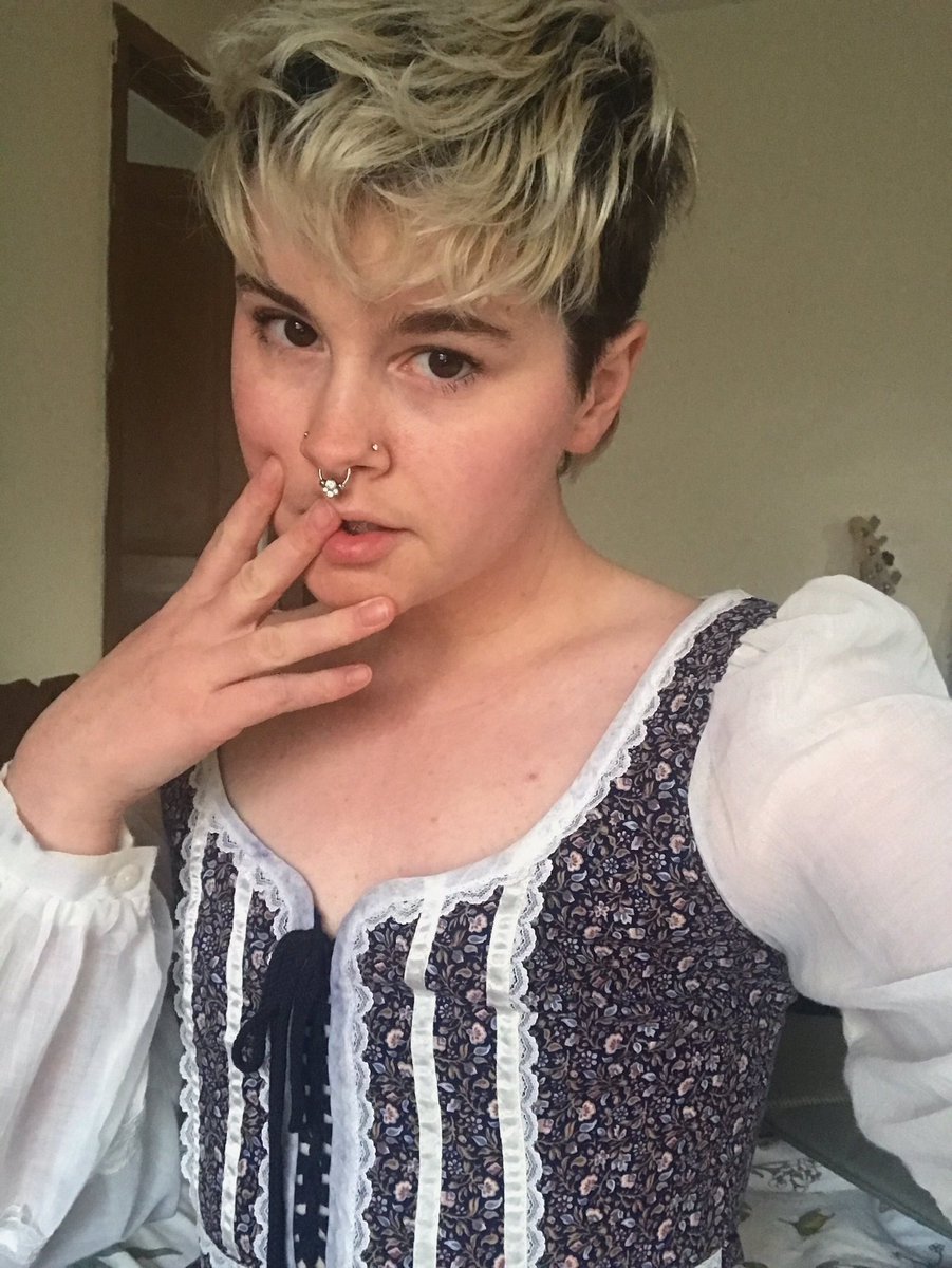 tenderpbj's tweet photo. If you see this, QRT with a picture you feel pretty in

I will always do these because I basically never say things like this about myself irl lolll https://t.co/G6AP70HMPB