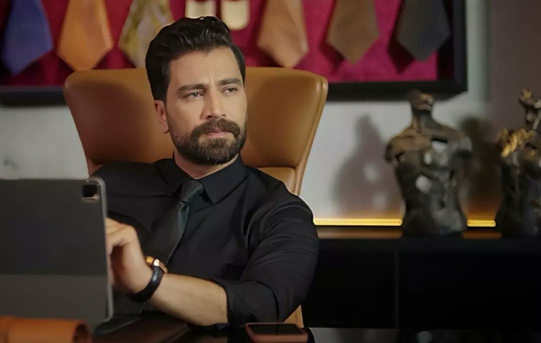 تـــرى الدنيـــا مــلل بـــس شـــوفتك واهـس
💔