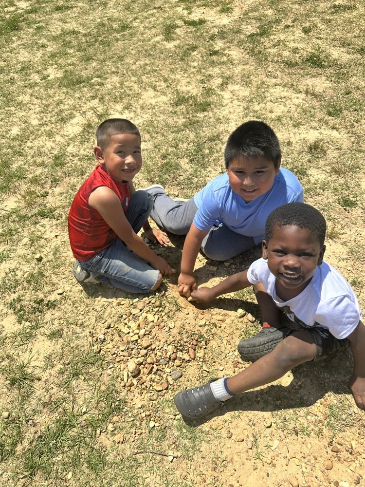 The Kinders are looking for the Magnolia Blossom Festival treasure!
