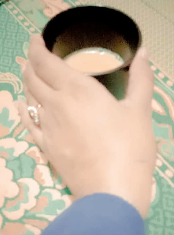 مُجھ کُو نَہِیں قَبول یِہ دَستُور، مَعذرَت
جَب کِہہ دِیا تو مَت کَرِیں مَجبُور، مَعذرَت

اِن لَفظُوں کِی اَدَائِیگِی دُشوَار ہِے مُجِھے
"تسلیم"، "جی"، "بجا"، "سہی"، "منظور". معذرت!

قُربَت بَڑھا کِے اپنِّی گَھٹَا لُوں مِیں اِہمِیت؟
بِہتر رہے گَا مّجھ سِے رہیِں دور، معذرت!
#poetry