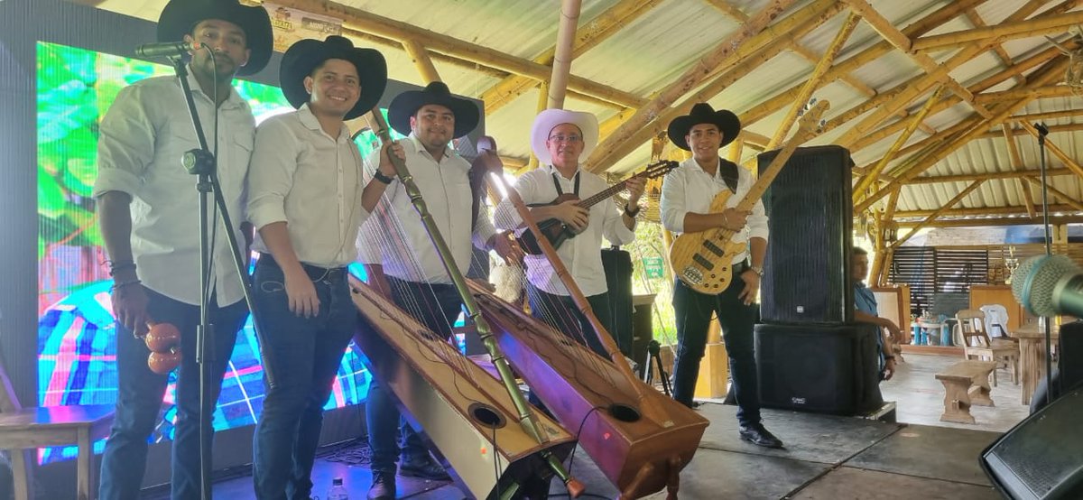 windy_iam's tweet photo. @NominaLlanera @RENEOCHOA7 @James65033616 #PuroLlano #AraucaVibrador #LaTierraDelJoropo #Joropodecorazón 
❗@♏-〰️©️🔘
🎶🎵🎼🎥📽️🎙️🎤🎸🪇 https://t.co/yNdJ8qphbb
