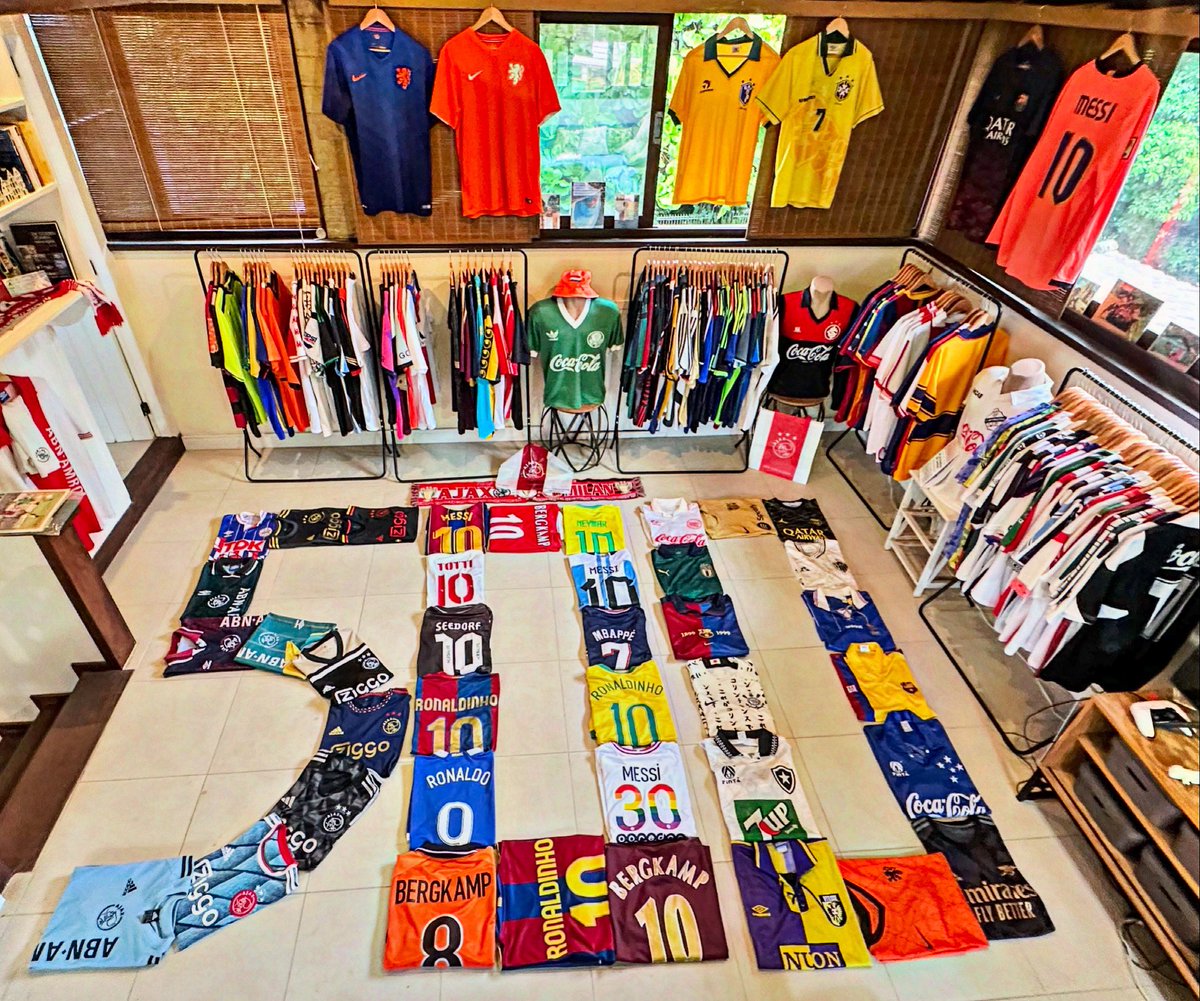 This photo was for 500 followers on Instagram, but I like it too much to not post it on Twitter as well. #footballshirts #ajax #botafogo #arsenal #fcbarcelona #cocacola #blackandgold #messi #ronaldinho #bergkamp #seedorf