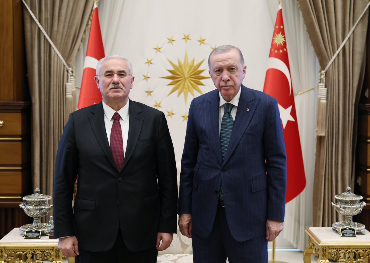 Cumhurbaşkanımız @RTErdogan, eski Yargıtay Başkanı Mehmet Akarca'yı Cumhurbaşkanlığı Külliyesinde kabul etti.