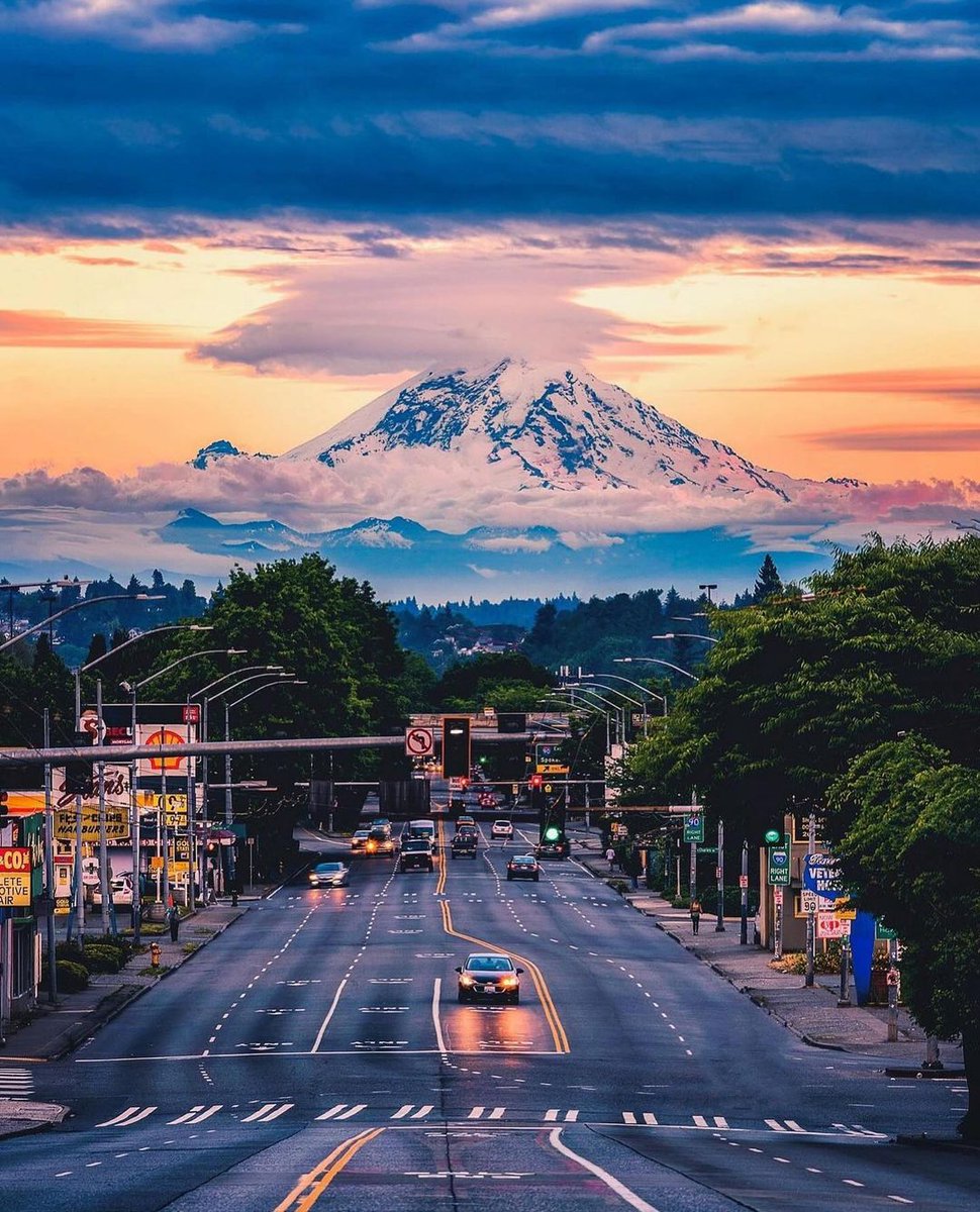 Mt. Rainier, Washington, USA ... 🏔️ 📸 : alberthbyang