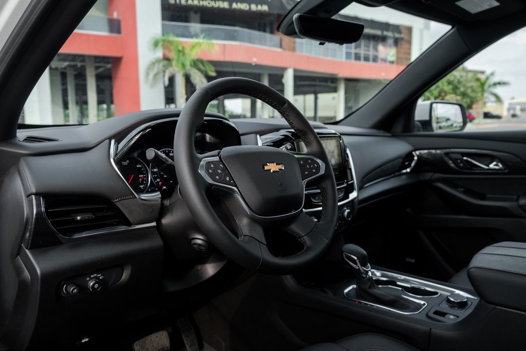 FiestaChevrolet's tweet photo. Ready to conquer every journey? The reliable Traverse is your trusted companion for every road trip and family escapade! 🚘

Call us at 956-277-9315 or visit https://t.co/JxyKzRPmYR to learn more. #FiestaChevrolet #DaleGas #VackarStadium

Vehicle Pictured: 2023 Chevrolet Traverse https://t.co/A6sqzokhLh