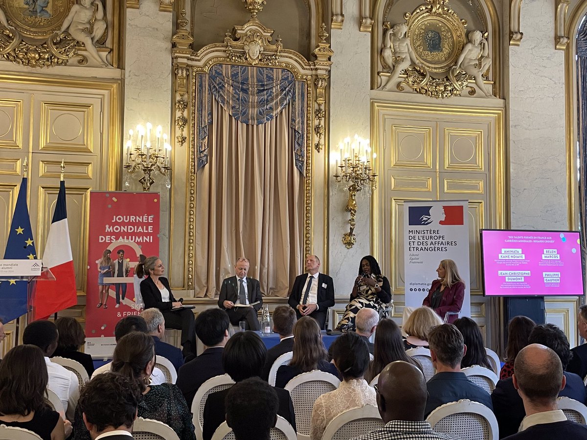 🗣 #FranceAlumniDay | Table-ronde n°1 👉 La formation en France pour construire une carrière mondiale !
➡️ Témoignages de Belen Marcos (Vinci), Aminata Kane Ndiaye (Orange), Philippe Gautier (Medef International) et Jean-Christophe Dumont (OCDE).