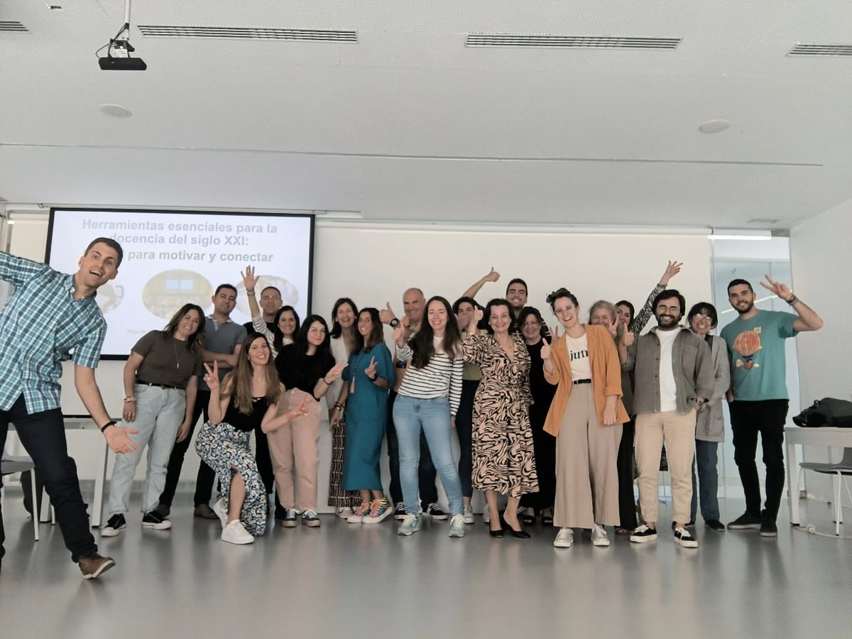 Applied Positive Lab. University of Málaga. (@lab_positive) on Twitter photo Muy felices con el desarrollo del curso para PDI sobre herramientas esenciales para motivar y conectar con el alumnado <a href="/InfoUMA/">Universidad de Málaga</a> @Psicologia_UMA
Hoy termina la penúltima sesión y no podemos estar más satisfech@s con el grupo de docentes ilusionad@s y con ganas de dejar huella 💙 Muy felices con el desarrollo del curso para PDI sobre herramientas esenciales para motivar y conectar con el alumnado <a href="/InfoUMA/">Universidad de Málaga</a> @Psicologia_UMA
Hoy termina la penúltima sesión y no podemos estar más satisfech@s con el grupo de docentes ilusionad@s y con ganas de dejar huella 💙