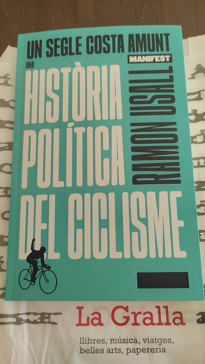 GERMA_PUERTO's tweet photo. @isaacvilalta @futbolitica_cat Després de escoltar el podcast no he pogut resistir de comprar-lo https://t.co/d5enaHz8bI
