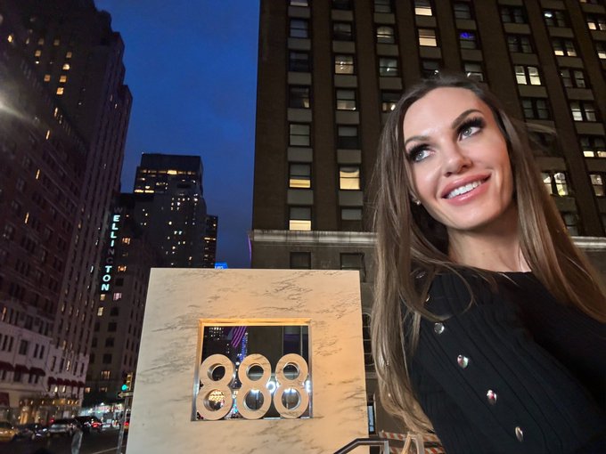 I&rsquo;m falling in love with New York. What a cool city. I can totally see the appeal of living here.   I<a href="/tag/locktober"class="tags"><span>#locktober</span></a>