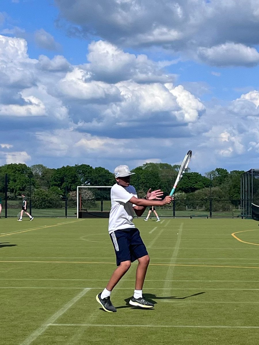 U15 and U13 tennis squads enjoyed a great friendly against @Akeley_Wood this afternoon.
@the_LTA  @Hawkinsport 

#anyonefortennis #TheRGSHWWay