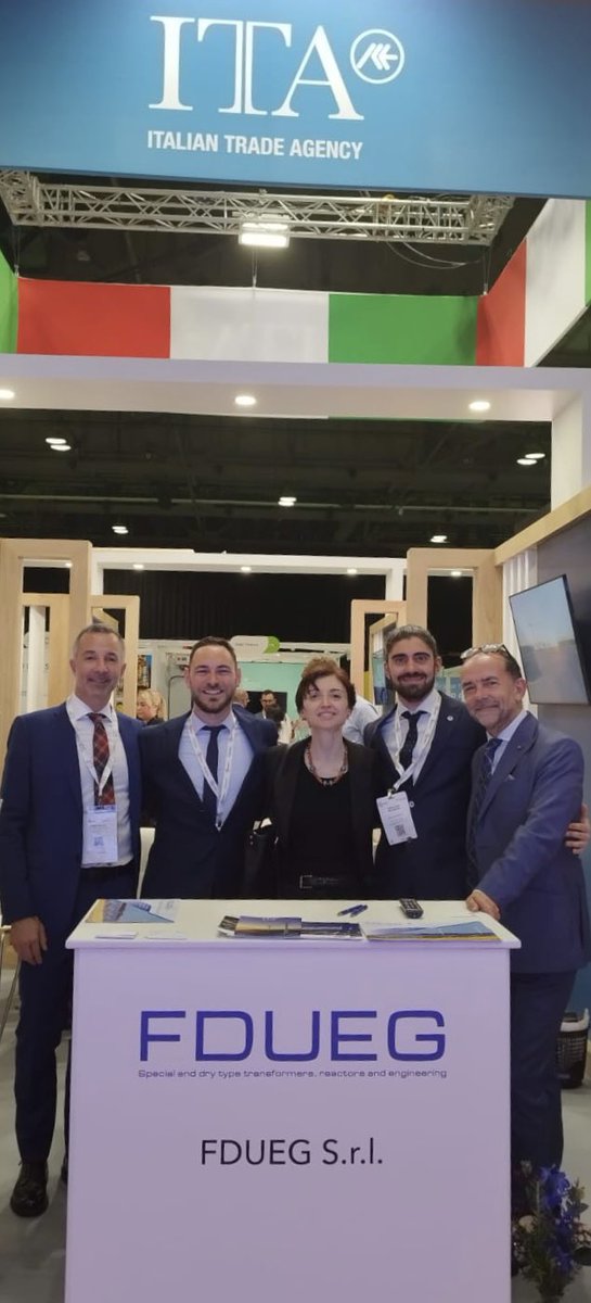 La Console Generale @ItalyinEDI e il Console Onorario a Glasgow @ItalianScotland al padiglione ITA @ITALondon_ alla fiera @AllEnergy di Glasgow, a supporto dell' internazionalizzazione delle imprese italiane nel settore delle rinnovabili