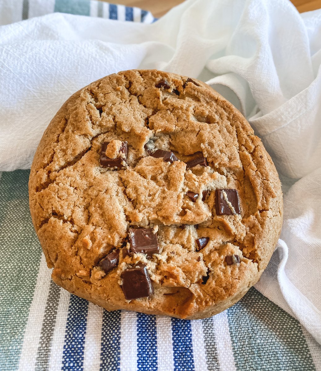 Happy #NationalChocolateChipDay 🎉

Celebrate with us & our delicious chocolate chip filled desserts 🍪

#AlessiBakery #ChocolateChip #Cookies #CookieCake #TampaBay