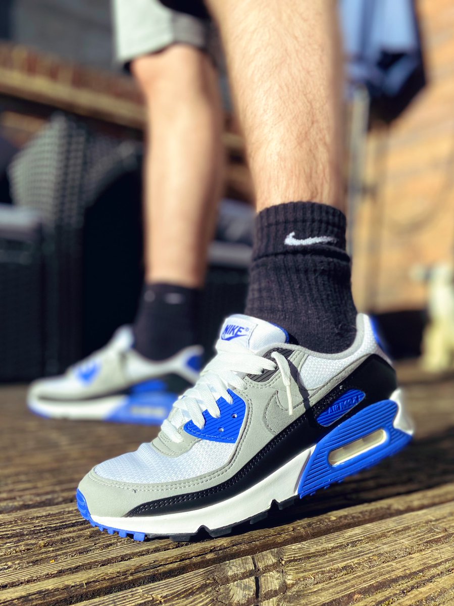 #KOTD Nike air max 90 hyper royal blue HAPPY HUMP DAY got to love that og color blocking, loving the sunshine ☀️ in the uk 🇬🇧 #nikeairmax90 #Airmax90 #nikeairmax #airmax @nikestore @Nike #snkrs #snkrsliveheatingup #snkrkickcheck #sneakerhead #sneakers #Nike #yoursnkrsaredope