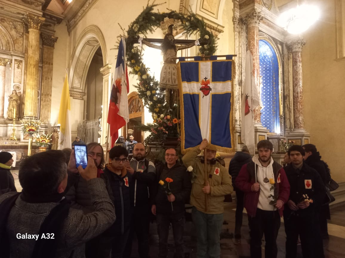 foto tomada al final de la procesión de Nuestro Señor de la Agonía o también conocido como Cristo de Mayo, el lunes 13