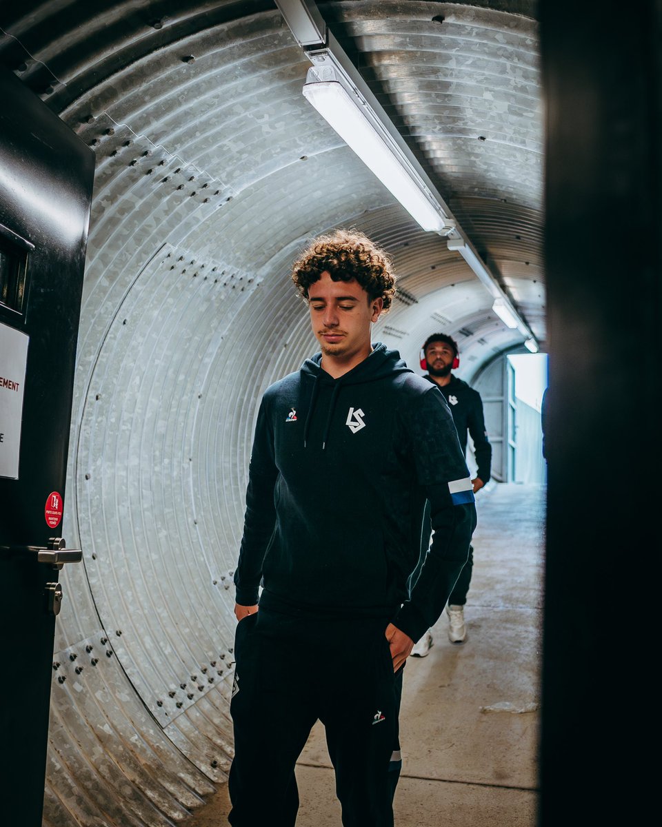 🆕 Formés à l’Académie du FC Lausanne-Sport, Ivan Parra (16 ans) et Mathis Giordano (18 ans) sont convoqués pour la toute première fois avec le groupe professionnel du LS 🔵⚪️

#AllezLausanne