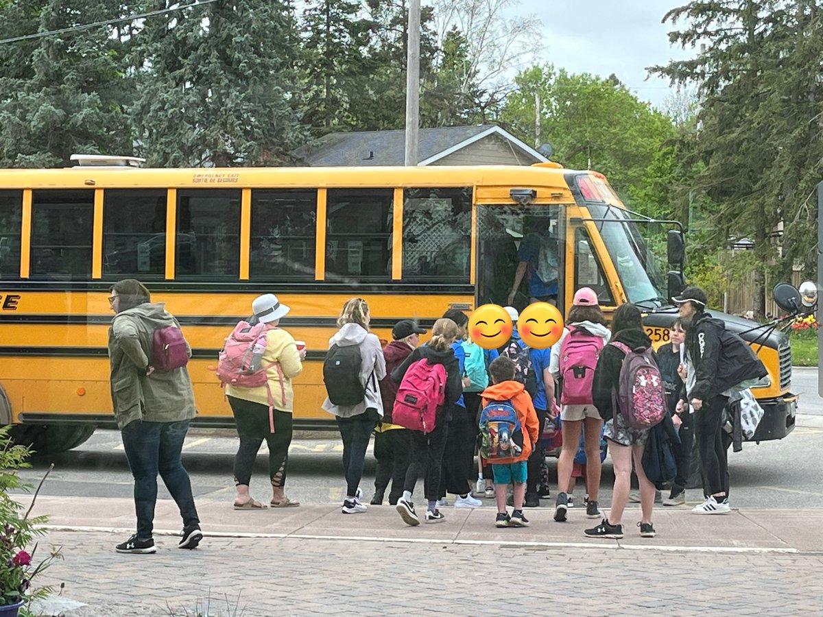 margaret_ps's tweet photo. And they’re off! Best wishes to our Special Olympic athletes and coaches as they head out today to the meet in Guelph. #GoMustangsGo #MargaretProud #SilentCheerOut 🏅 https://t.co/WyG8olWYgS
