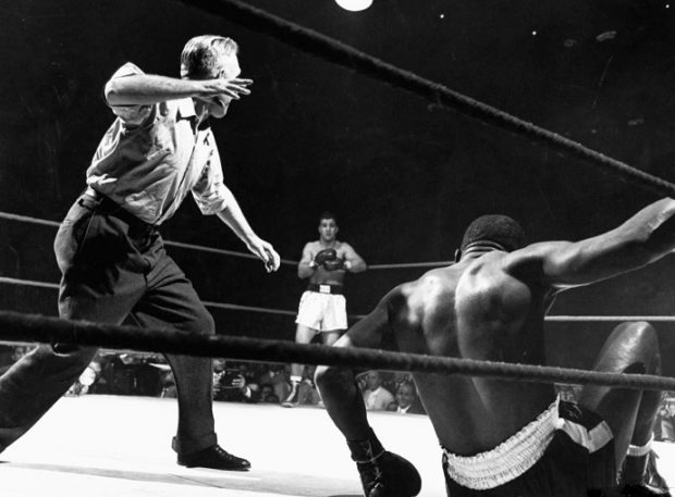 'But neither size, nor skill, nor age were the determining factors in this rematch. Instead, confidence was.' It was #OnThisDay, a surprisingly brief and one-sided tilt in Chicago. Check it out: thefightcity.com/may-15-1953-ma… #Boxing #History #OTD