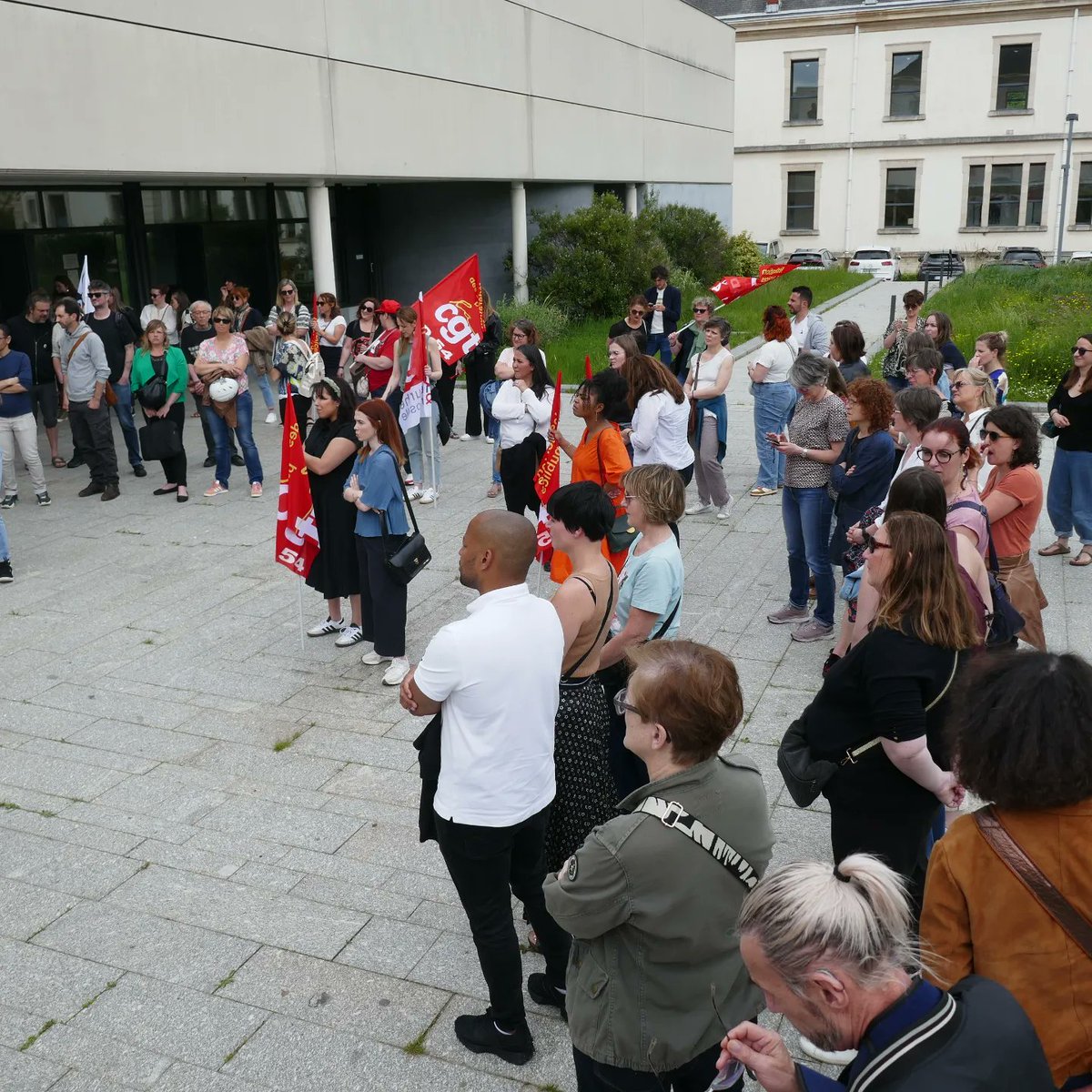 🔴 Mardi 14 mai une centaine de #salariés de l’Aide Sociale à l’Enfance du Conseil Départemental auxquels sont venus se joindre des salariés de REALISE et du REMM, se sont rassemblés à l’appel de la #CGT