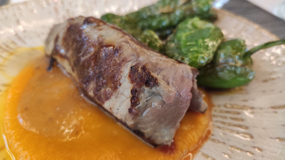 R. MARCA Bilbao (@rmarcabilbao) on Twitter photo 🔝 Hoy #DirectoMARCABilbao desde el restaurante #ElMirador del #AbbaEukalduna con las mejores vistas de la ría de #Bilbao
🗣️ <a href="/a_santacruz/">🎙Alberto Santacruz</a>
👥 <a href="/rafabeato/">Rafa Beato</a> <a href="/cerratojo/">Jorge Cerrato Agirre</a> <a href="/inakimarkel/">Iñaki Benito</a> <a href="/AlaznePalacios/">Alazne Palacios</a>
🦁 #ErnestoValverde
⚽ Roberto Sáez <a href="/SestaoRC/">Sestao River Club</a>
🔊 go.ivoox.com/rf/128971572 🔝 Hoy #DirectoMARCABilbao desde el restaurante #ElMirador del #AbbaEukalduna con las mejores vistas de la ría de #Bilbao
🗣️ <a href="/a_santacruz/">🎙Alberto Santacruz</a>
👥 <a href="/rafabeato/">Rafa Beato</a> <a href="/cerratojo/">Jorge Cerrato Agirre</a> <a href="/inakimarkel/">Iñaki Benito</a> <a href="/AlaznePalacios/">Alazne Palacios</a>
🦁 #ErnestoValverde
⚽ Roberto Sáez <a href="/SestaoRC/">Sestao River Club</a>
🔊 go.ivoox.com/rf/128971572