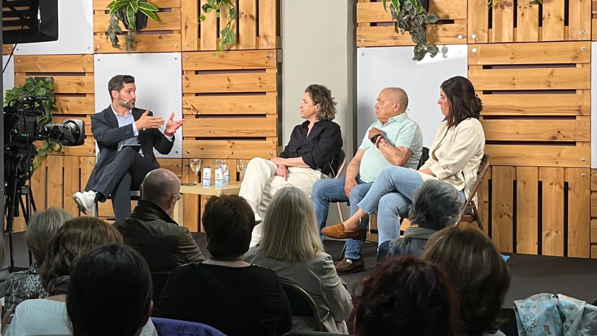 En el #VHIOTalks2024 d'avui hem parlat de la importància d'una atenció integral oncològica i la importància de totes les especialitats implicades.

Gràcies <a href="/NinesPenuelas/">Angeles Peñuelas(Nines)</a>, <a href="/lau_bascu/">Laura Bascuñana</a>, Isabel Magallón, <a href="/luis_quevedo/">@luisquevedo.bsky.social</a> i a totes les persones que hi heu assistit‼️