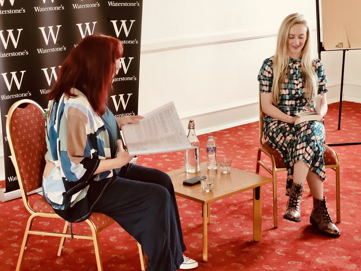 🚀An enormous thank you to @swanseastones and @parthianbooks for organising such a lovely official launch event. It means a lot that my debut novel has now officially flown from its Swansea nest. 🕊️ 🩰Good luck, Unspeakable Beauty - hopefully, you’ll speak for yourself, now. 😌