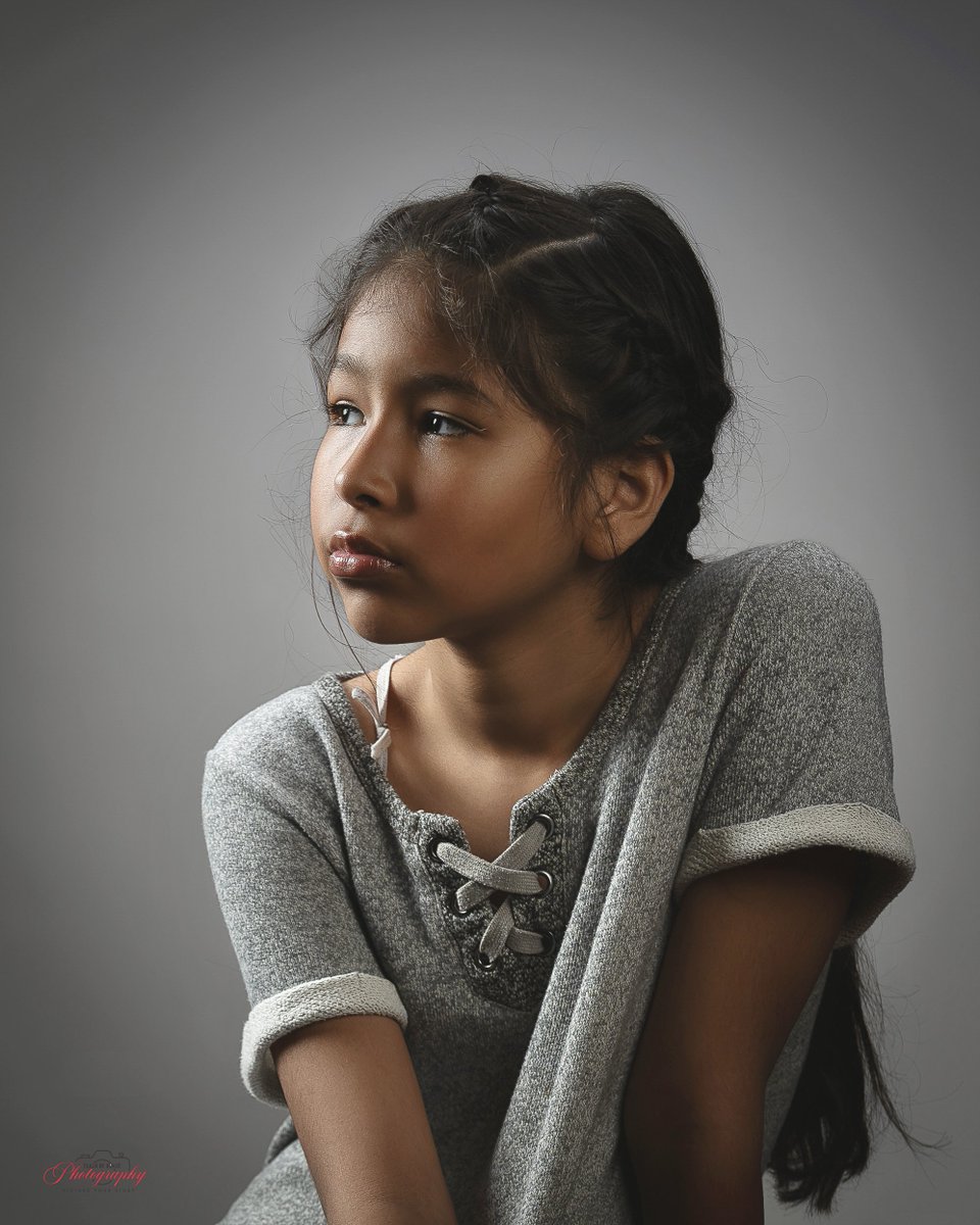 CoverdbyFlash's tweet photo. Like father like  daughter #portrait https://t.co/Zct9kHXbiU