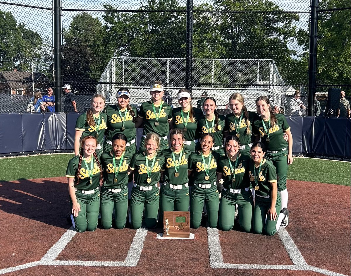 DISTRICT CHAMPIONS!!! 🥎 🏆 @SteeleSoftball 6, Brunswick 1 Sweet 16 Game will be Wednesday (5/22) at Youngstown State vs the Austintown Fitch/Chardon winner. First Pitch is at 2p.