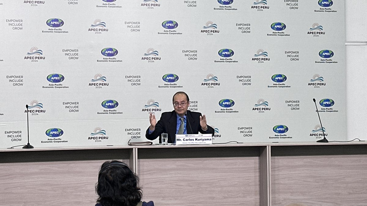 📺News briefing from Arequipa: Economic, Trade and Policy Outlook in the APEC Region by Carlos Kuriyama, Director of the APEC Policy Support Unit. Watch it live here: fb.watch/s4YdU1Ygtk/