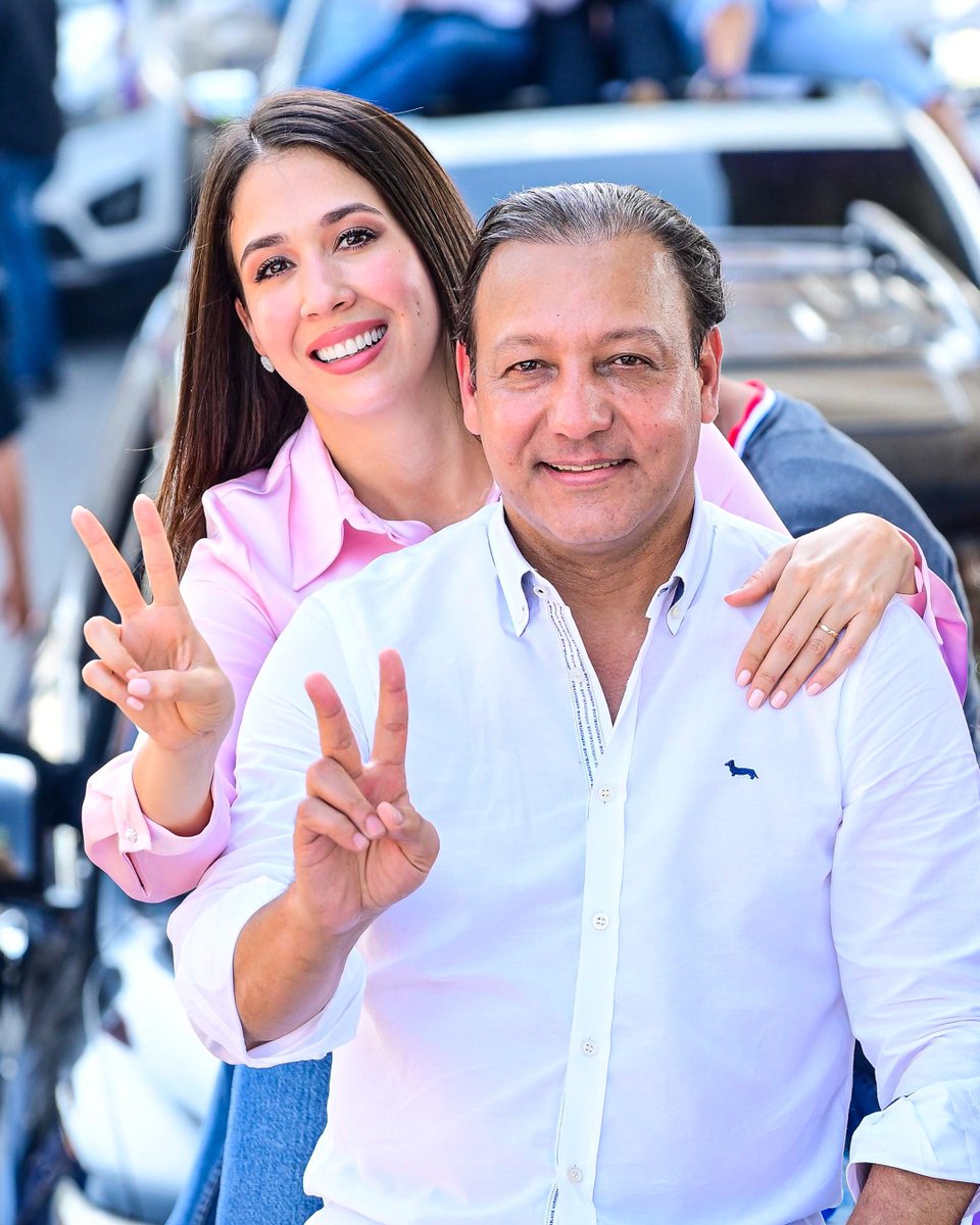 Siempre juntos. ¡Uno con el otro, por un futuro seguro! 💜🌟 #AbelPresidente #FuturoSeguro #Vota2