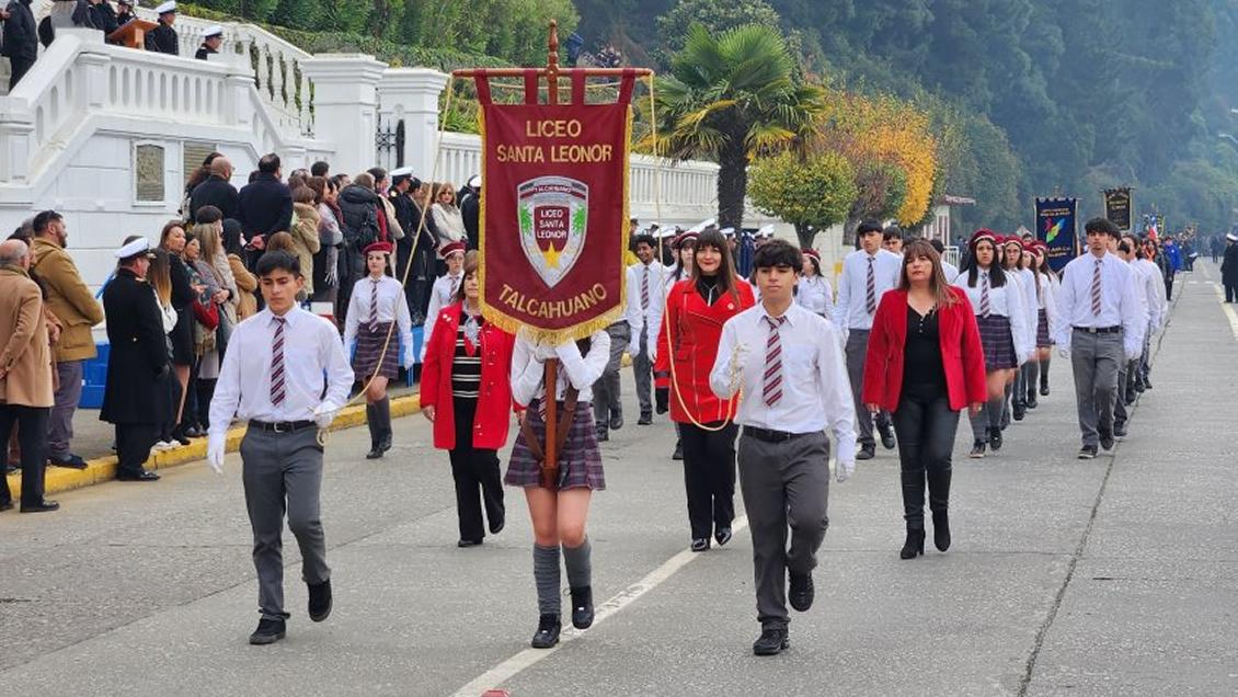 [Fotos] Glorias Navales: Escolares desfilaron en la Base Naval de Talcahuano tinyurl.com/28ls7wl3 #CooperativaContigo