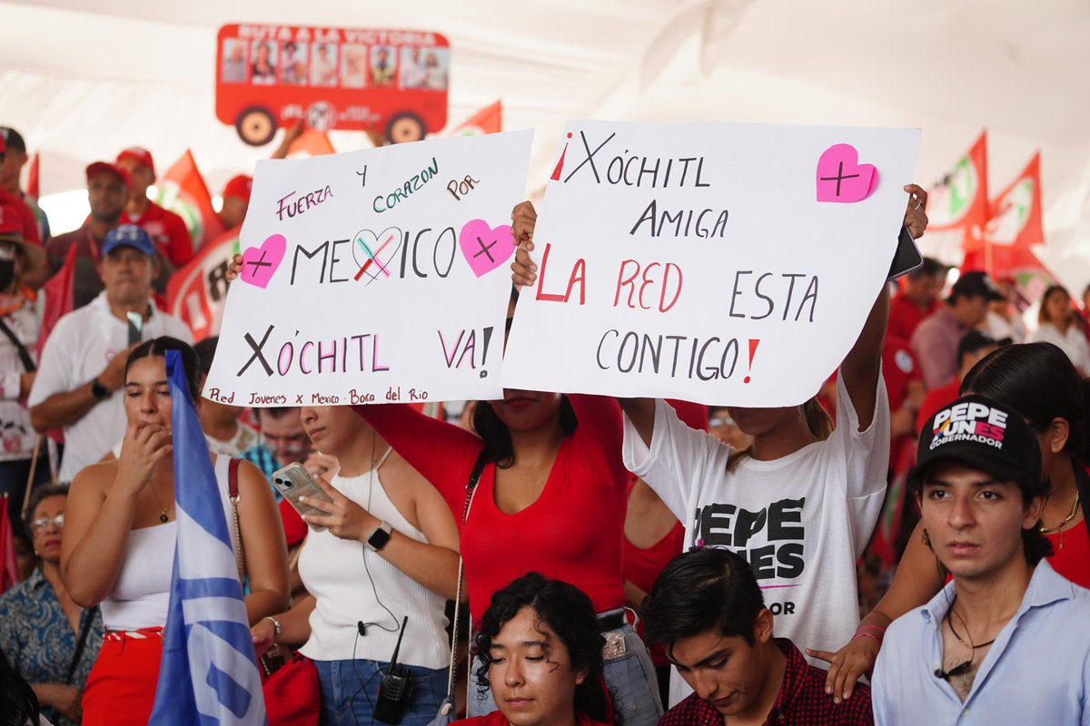 Nuestras obras faraónicas van a ser las escuelas públicas, ahí es a donde vamos a destinar la lana. Mi querido @Pepe_Yunes y yo queremos que los salones estén bien equipados, que haya computadoras y tecnología para que nuestros jóvenes estén mejor preparados. Estamos