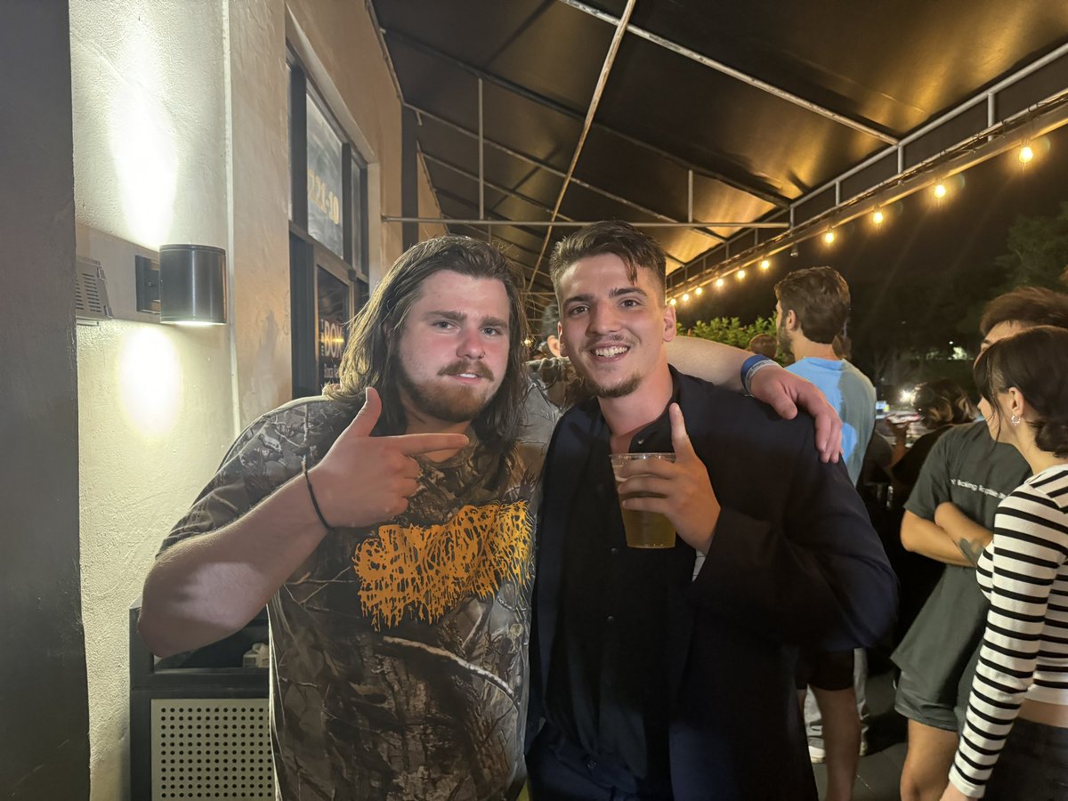 b9tum0r's tweet image. florida meet up @JontentG