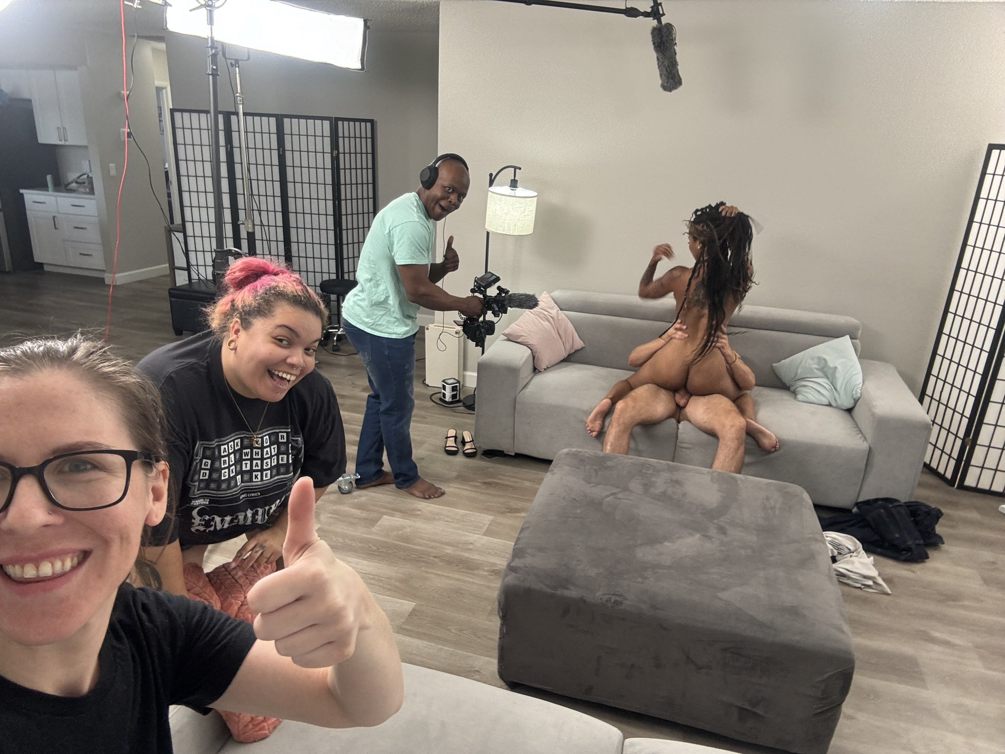 It was a good day for @realdogfartxxx With @calisweetsxxx @jasonsofficials 🎬 @willdothings 💡@dvonknightxxx https://t.co/yhoOCJmf9E