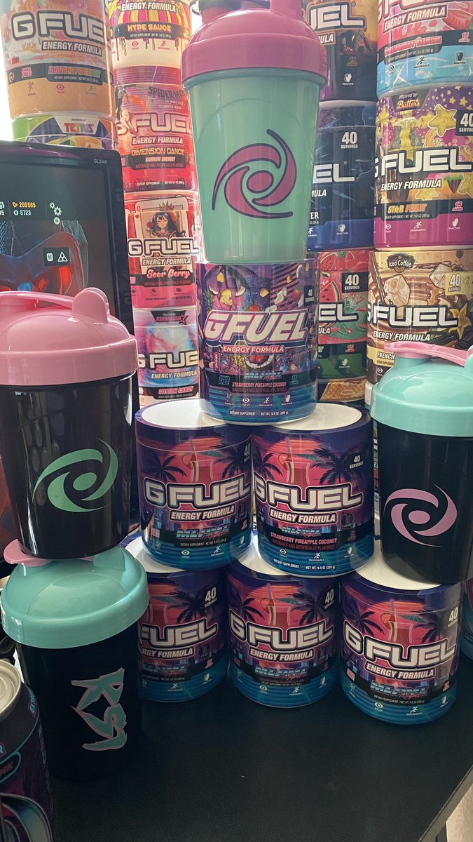I’m Miamid out. Best flavor. 
@GFuelEnergy 
#GFUEL #MiamiNights
Wish I got the new special edition tub, though.