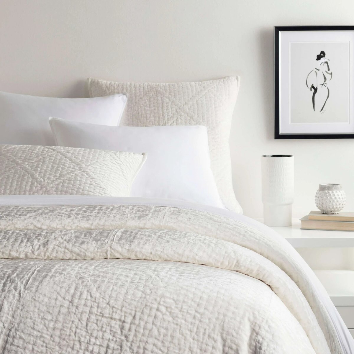 Latest_Bedding's tweet photo. Discover the perfect bedding combo for unbeatable comfort: crisp sheets, fluffy pillows, and a plush duvet. Shop now! #BeddingEssentials #SleepSanctuary #wweraw #timber #housecoming #conjuringuniverse #spiderman98 https://t.co/FYzjkhMe9m