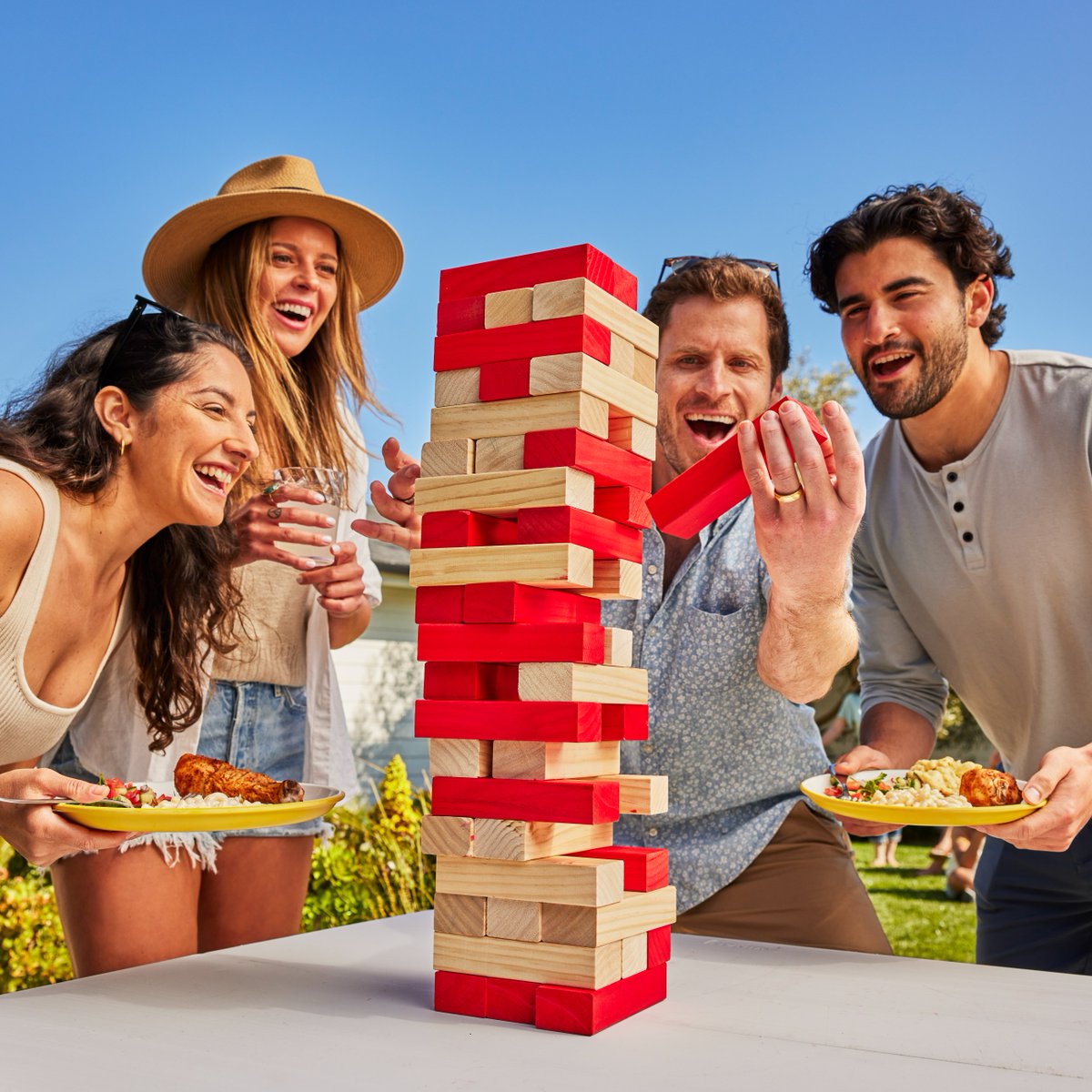 Good friends + sunshine +outdoor games +#Resers = recipe for #GoodTimes! 😎