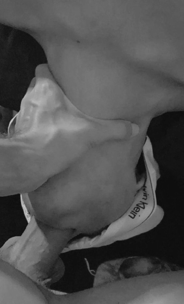 ㅤ
I told you not to bother me while I'm working, I warned you.

It's not my fault.
ㅤ
